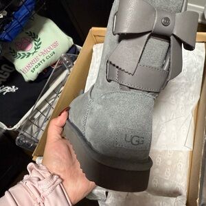UGG Short Bailey Leather Bow Boots Charcoal Size 8 New in Box